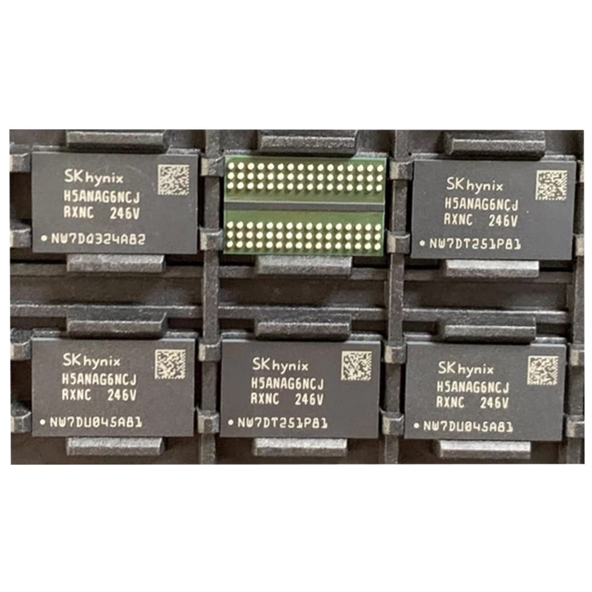 Модуль оперативной памяти, DDR4, 16 ГБ