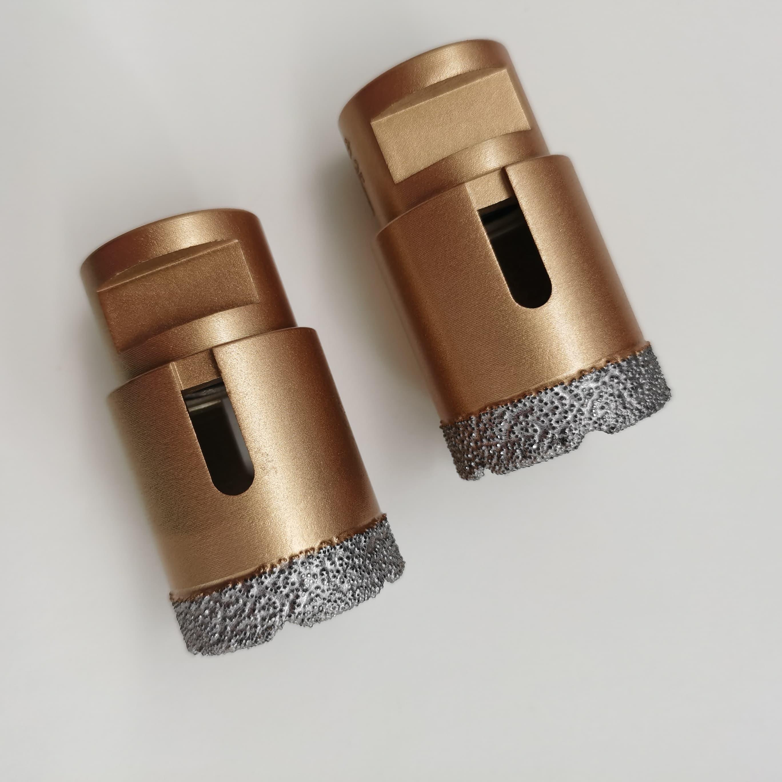 Коронки алмазные вакуумной пайки, диаметры 6–150 мм, резьба M14 и 5/8-11